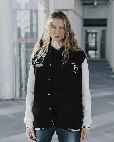 Teddy – Édition Numérotée en Précommande | ESSEC OFFICIAL STORE